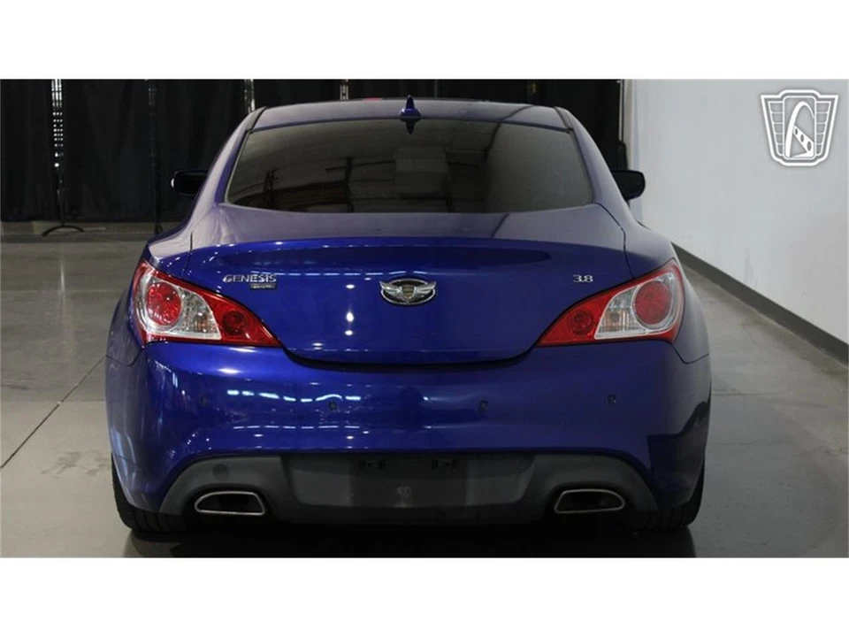 2012 Hyundai Genesis - Image 17 of 31