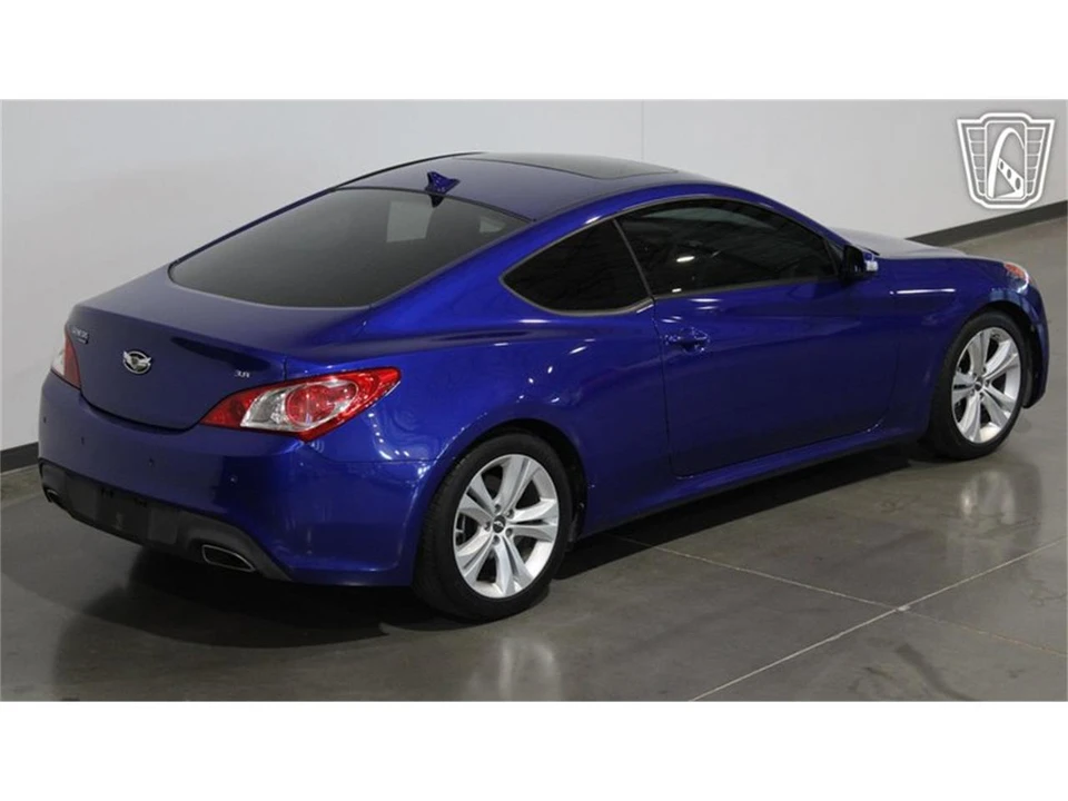 2012 Hyundai Genesis - Image 8 of 31