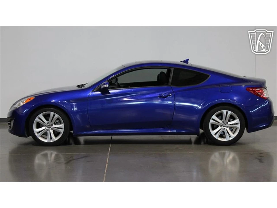 2012 Hyundai Genesis - Image 19 of 31