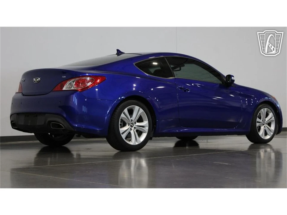 2012 Hyundai Genesis - Image 24 of 31