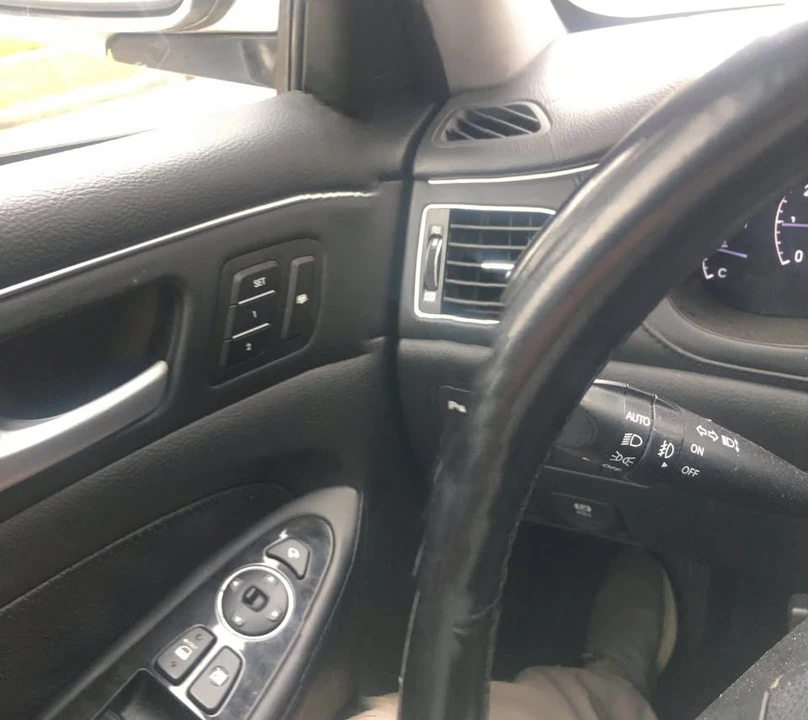 2012 Hyundai Genesis - Image 7 of 14