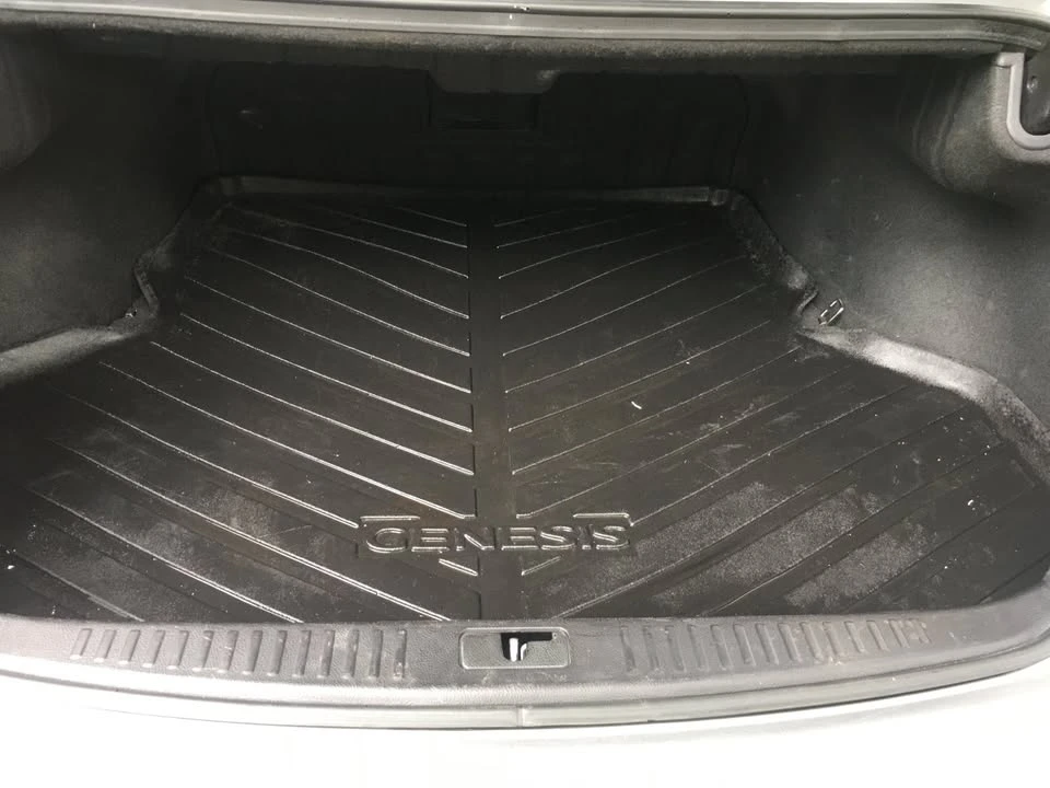 2012 Hyundai Genesis - Image 14 of 14