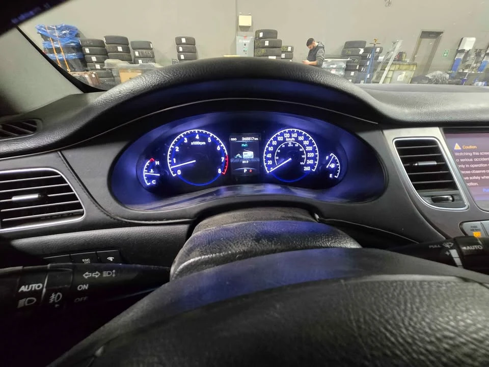 2012 Hyundai Genesis - Image 5 of 7
