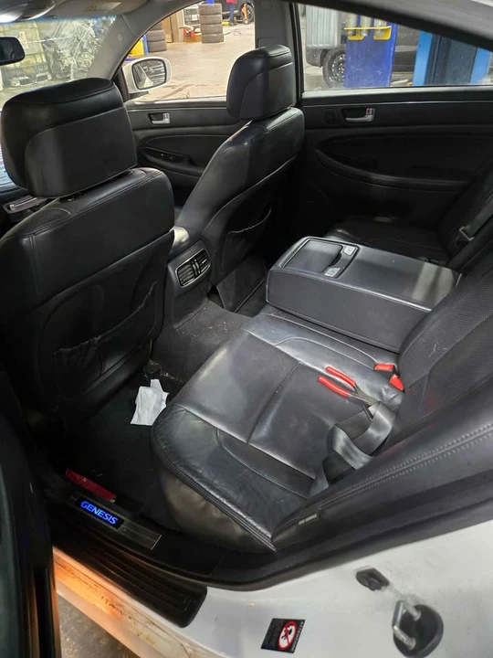2012 Hyundai Genesis - Image 6 of 7