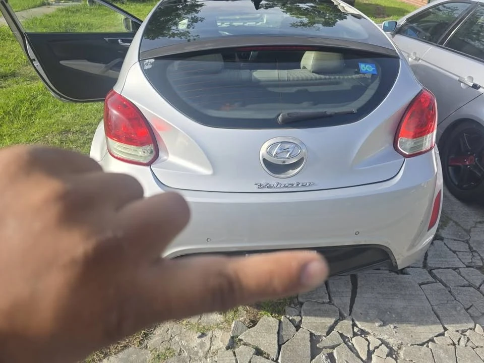 2012 Hyundai Veloster - Image 7 of 10