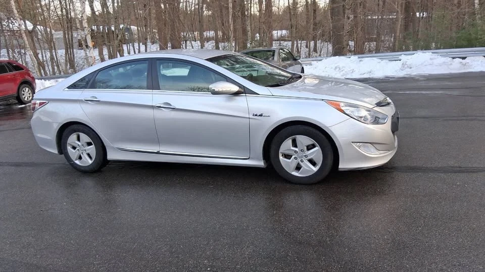 2012 Hyundai Sonata - Image 8 of 16