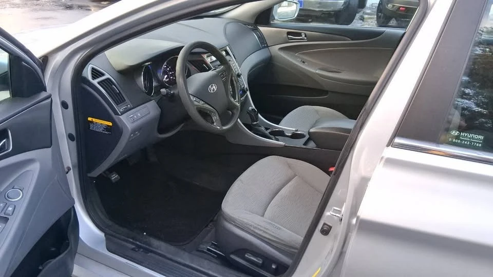 2012 Hyundai Sonata - Image 13 of 16