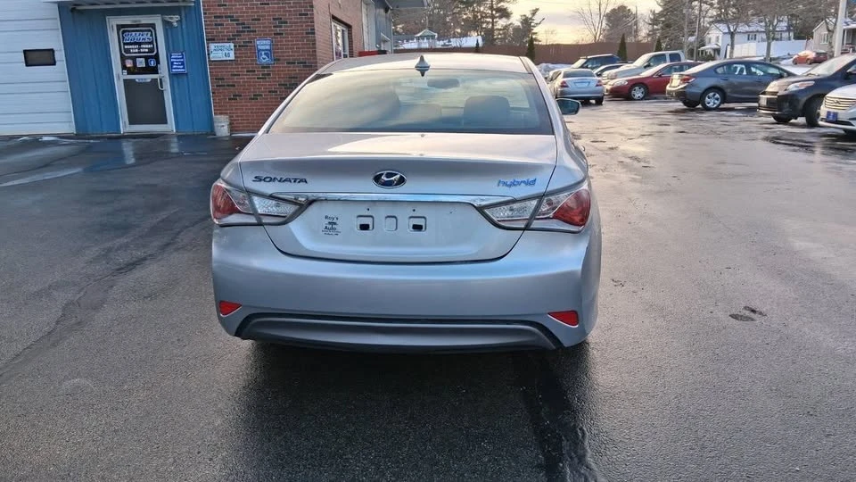 2012 Hyundai Sonata - Image 10 of 16