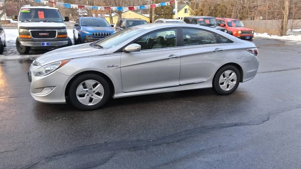 2012 Hyundai Sonata - Image 12 of 16