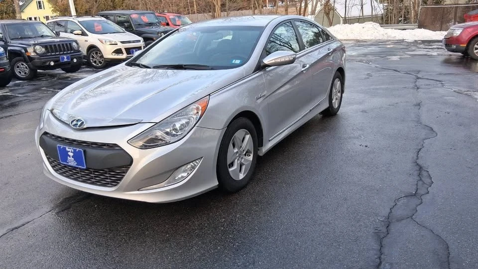 2012 Hyundai Sonata - Image 5 of 16