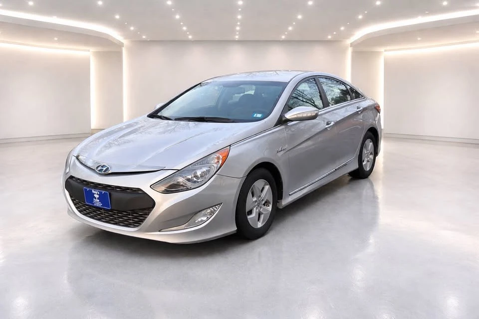 2012 Hyundai Sonata - Image 2 of 16