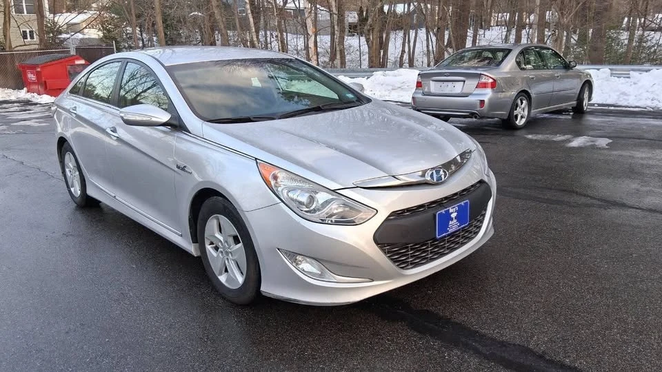 2012 Hyundai Sonata - Image 7 of 16