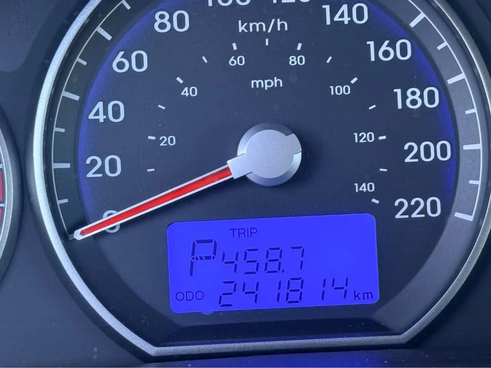 2012 Hyundai Santa Fe - Image 14 of 20