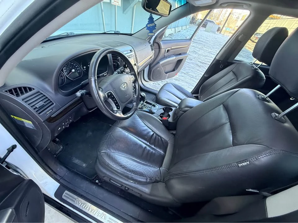 2012 Hyundai Santa Fe - Image 10 of 20