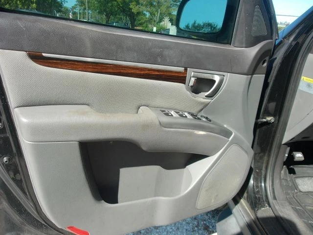 2012 Hyundai Santa Fe - Image 11 of 21