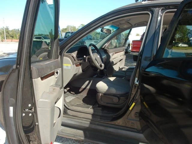 2012 Hyundai Santa Fe - Image 10 of 21