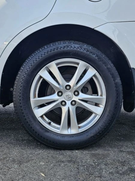 2012 Hyundai Santa Fe - Image 6 of 12