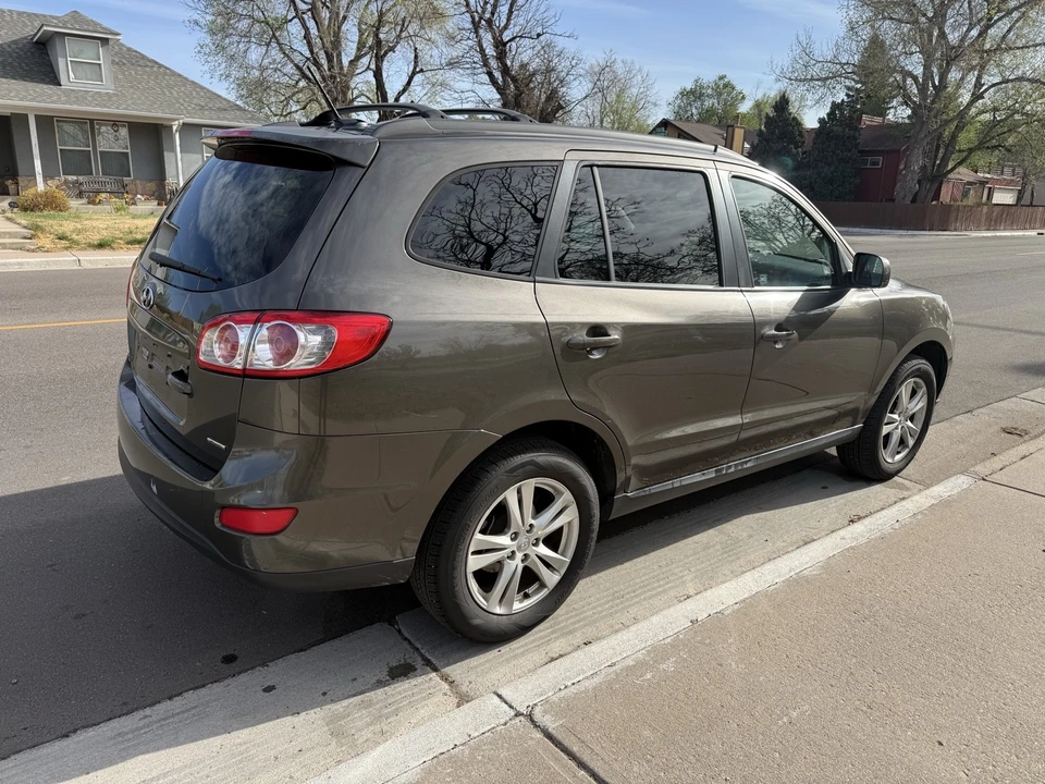 2012 Hyundai Santa Fe - Image 4 of 8