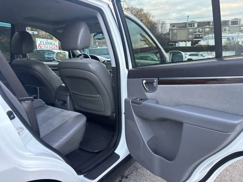 2012 Hyundai Santa Fe - Image 9 of 12