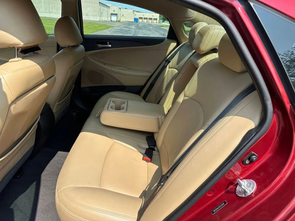 2012 Hyundai Sonata - Image 17 of 20
