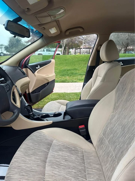 2012 Hyundai Sonata - Image 5 of 12