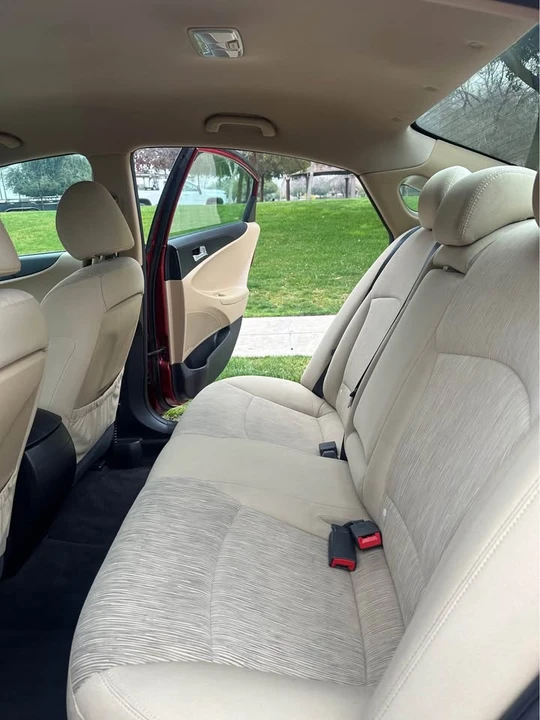 2012 Hyundai Sonata - Image 9 of 12