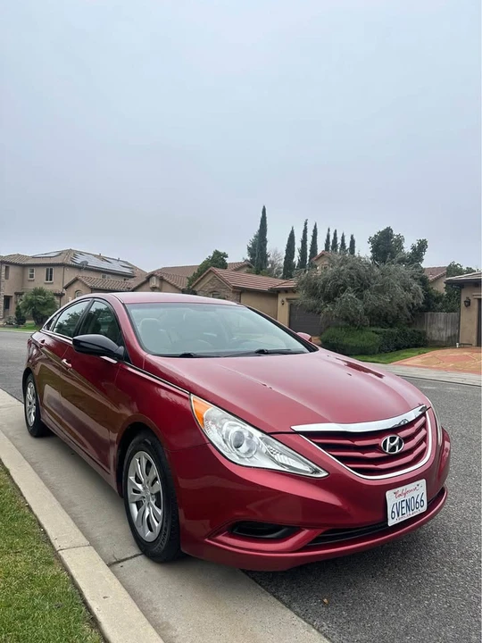 2012 Hyundai Sonata - Image 2 of 12