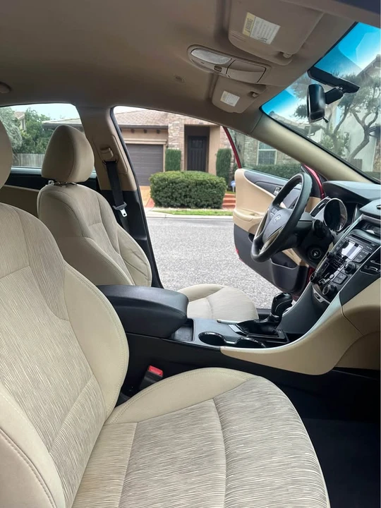 2012 Hyundai Sonata - Image 6 of 12
