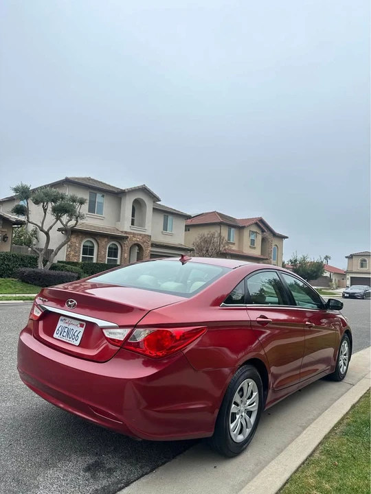 2012 Hyundai Sonata - Image 3 of 12
