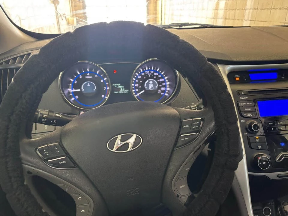 2012 Hyundai Sonata - Image 2 of 6