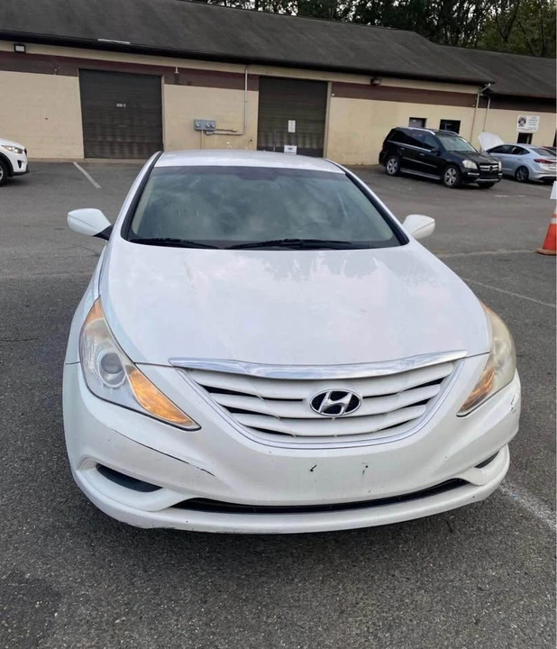 2012 Hyundai Sonata - Image 12 of 12