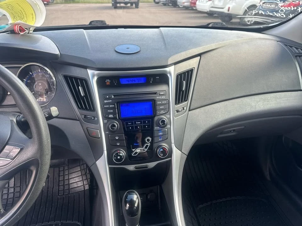 2012 Hyundai Sonata - Image 10 of 11