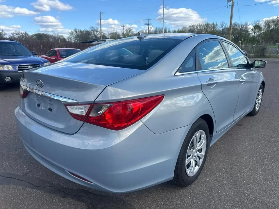 2012 Hyundai Sonata - Image 5 of 11