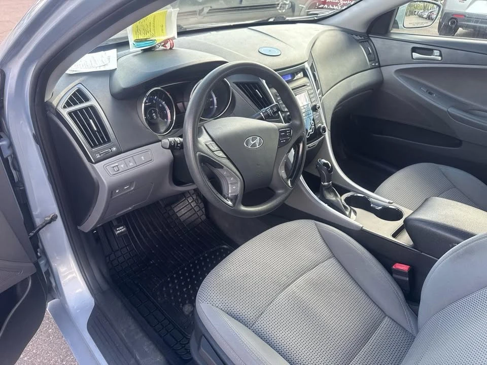 2012 Hyundai Sonata - Image 9 of 11