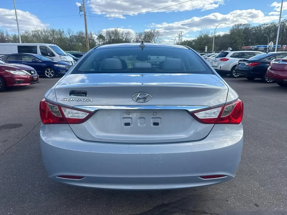 2012 Hyundai Sonata - Image 6 of 11