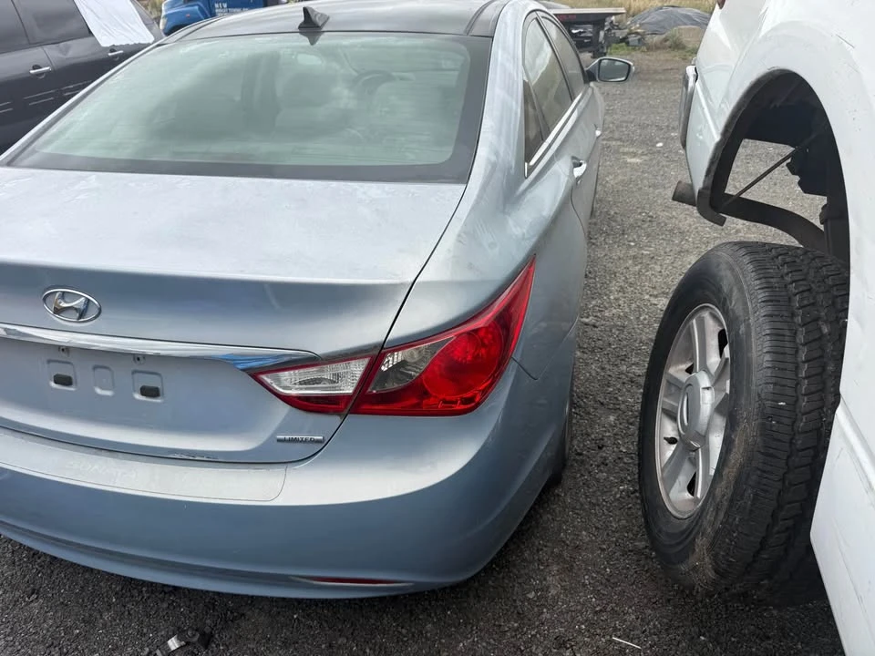 2012 Hyundai Sonata - Image 4 of 10