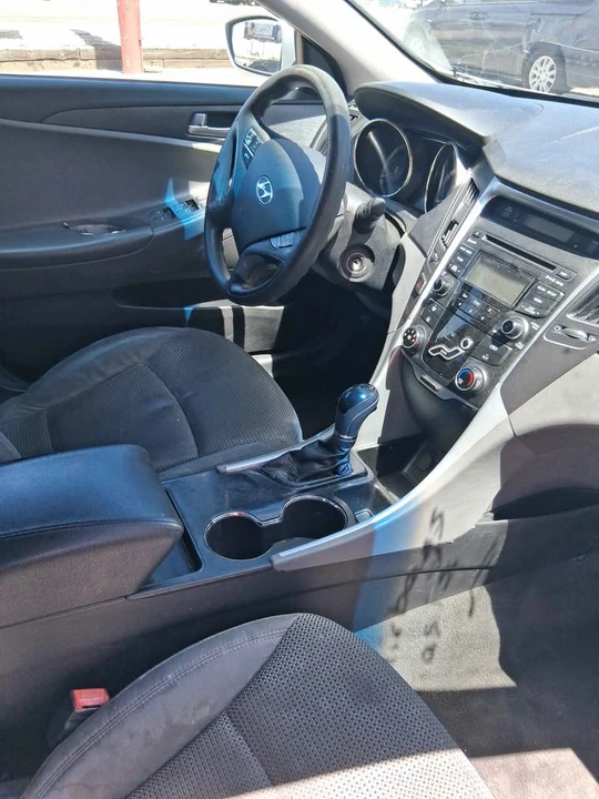2012 Hyundai Sonata - Image 8 of 12
