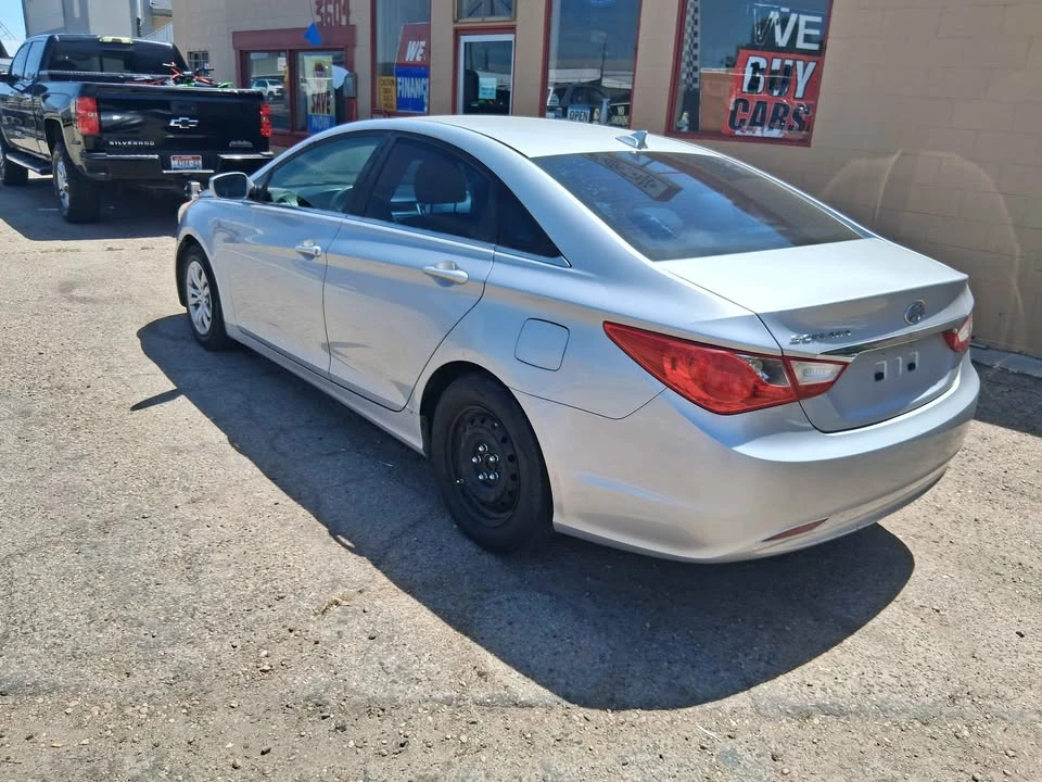 2012 Hyundai Sonata - Image 4 of 12