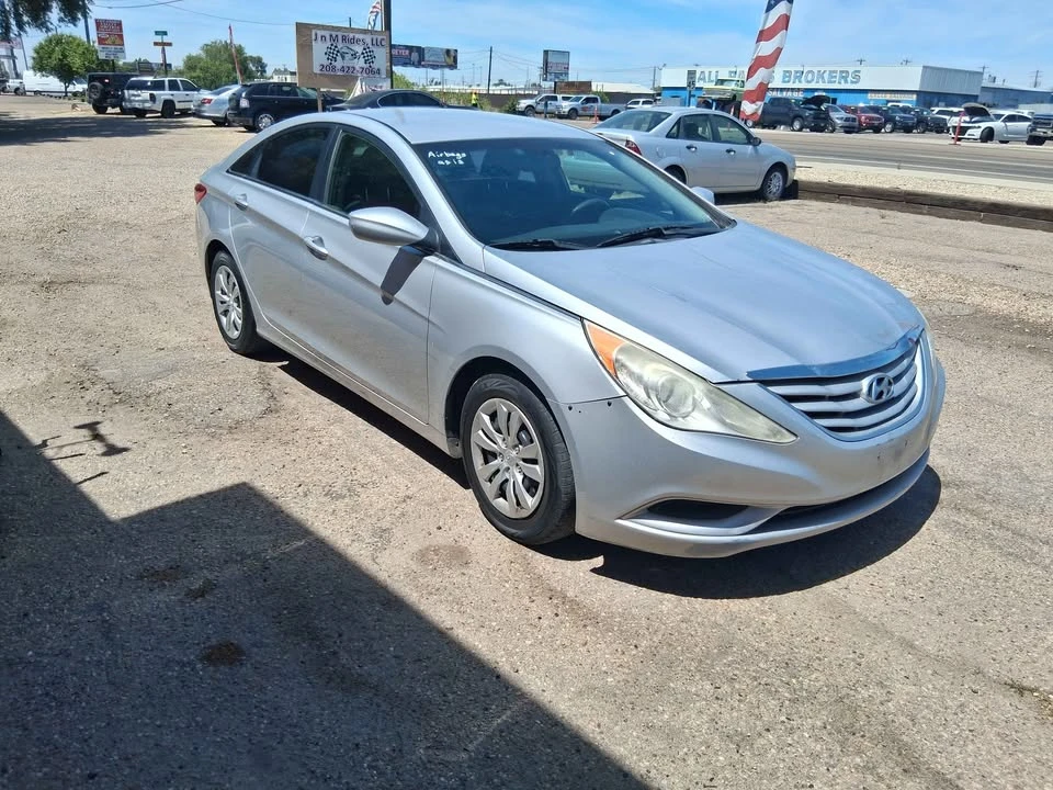 2012 Hyundai Sonata - Image 2 of 12