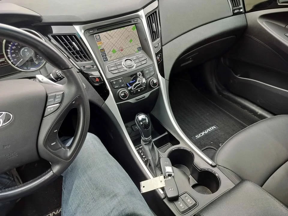 2012 Hyundai Sonata - Image 14 of 16