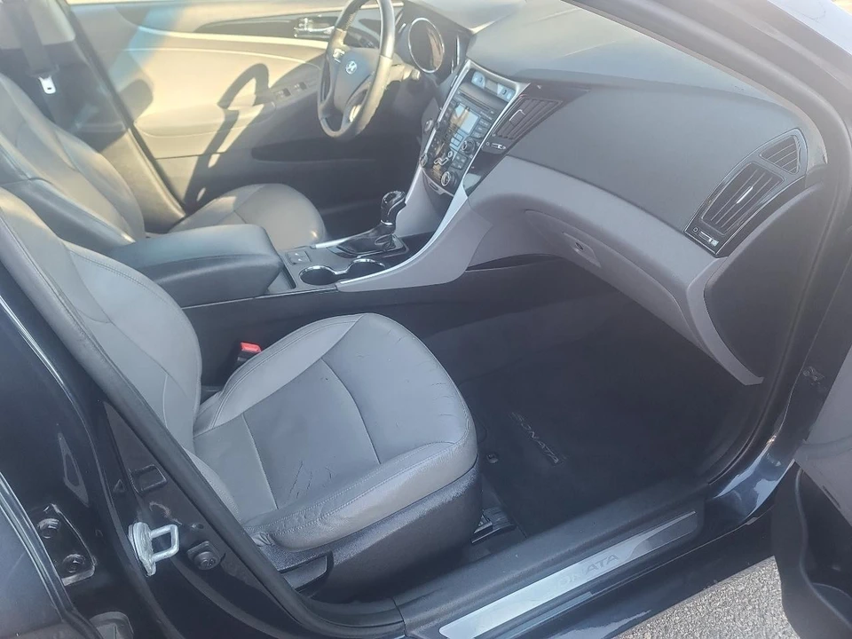 2012 Hyundai Sonata - Image 14 of 22