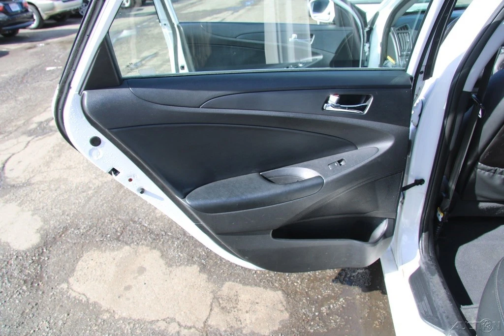 2012 Hyundai Sonata - Image 18 of 21