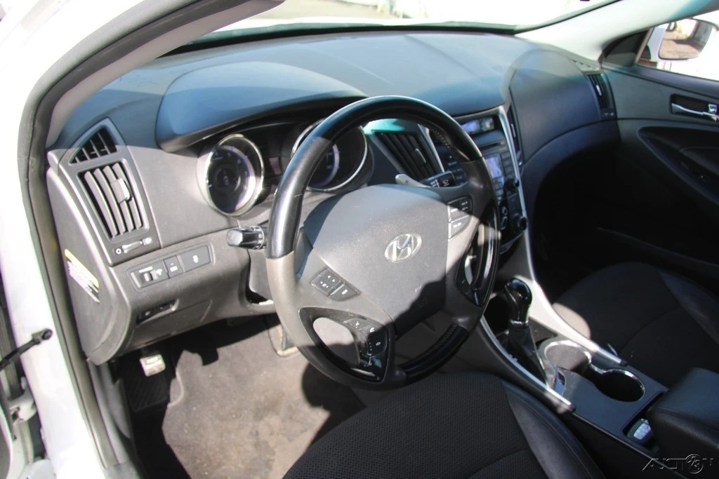 2012 Hyundai Sonata - Image 13 of 21