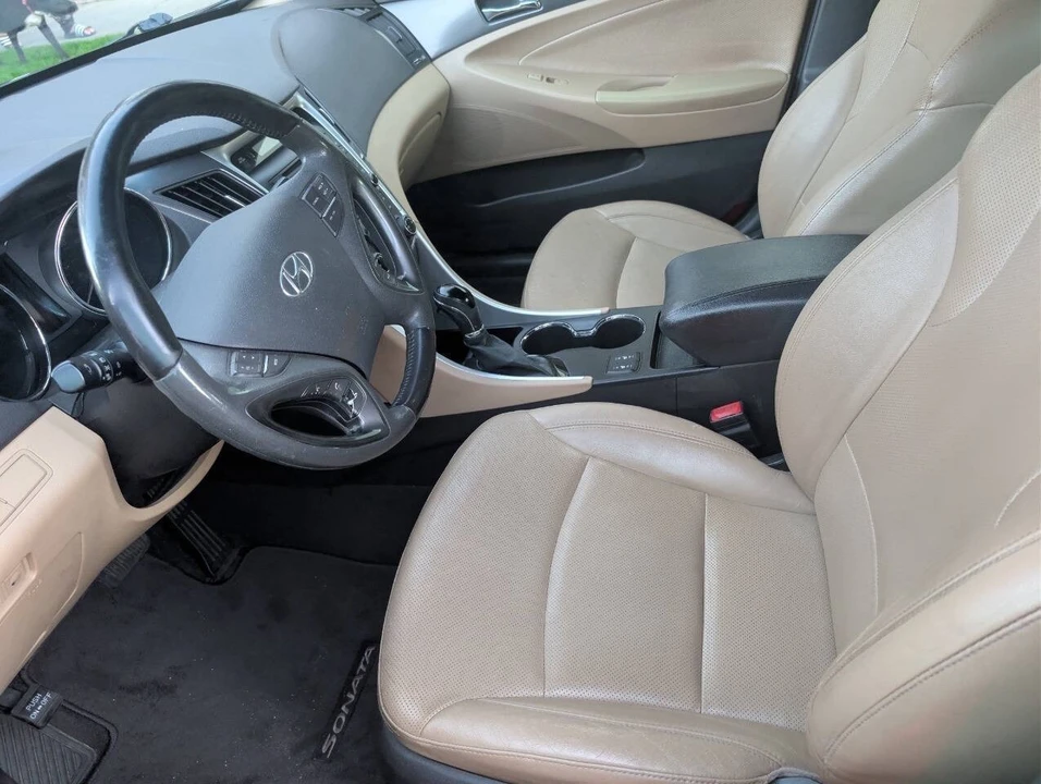 2012 Hyundai Sonata - Image 10 of 15