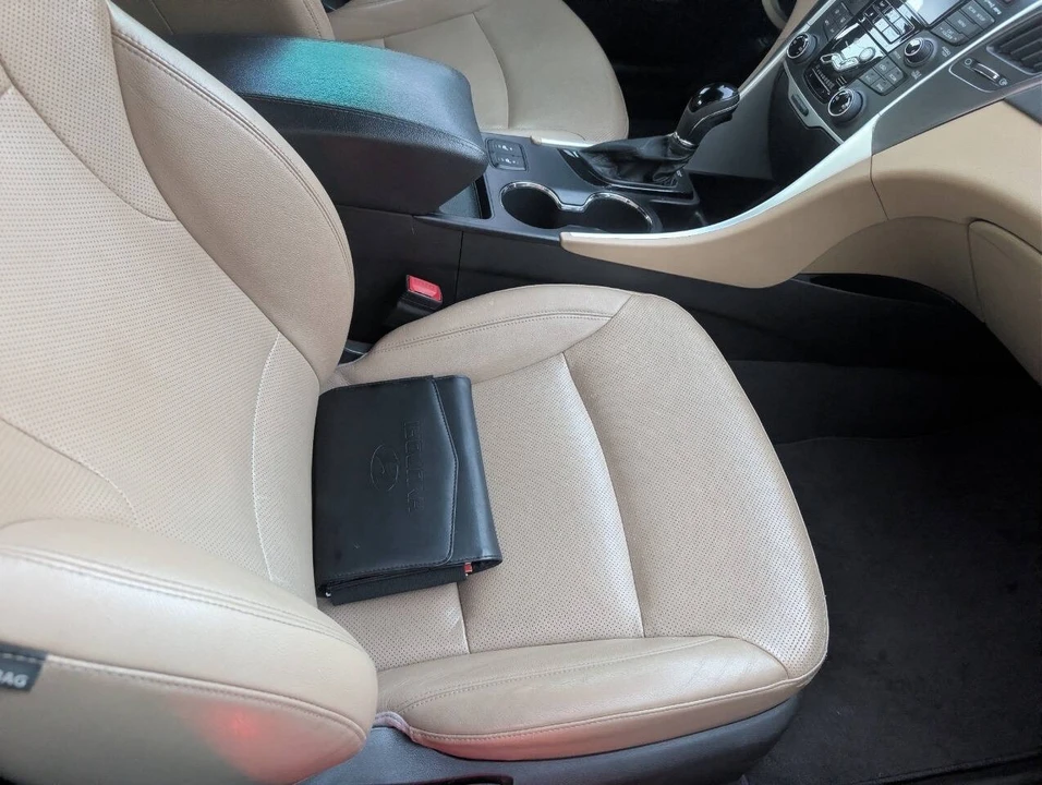 2012 Hyundai Sonata - Image 13 of 15