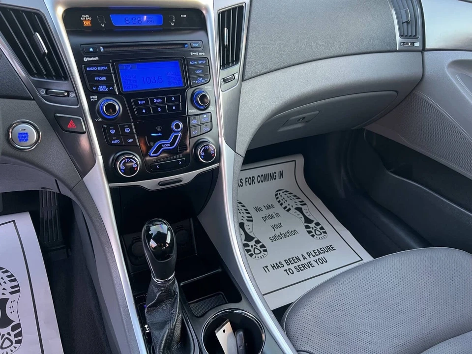 2012 Hyundai Sonata - Image 12 of 17