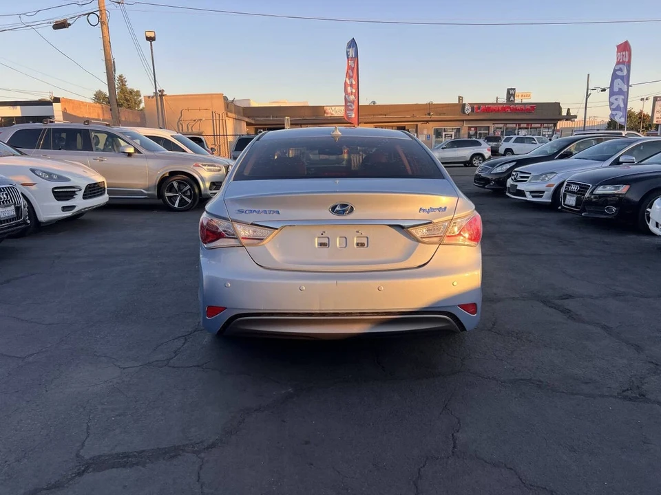 2012 Hyundai Sonata - Image 5 of 17