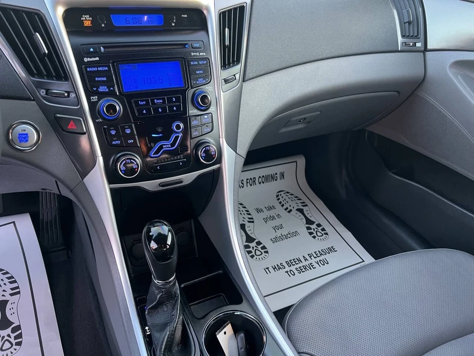 2012 Hyundai Sonata - Image 12 of 17