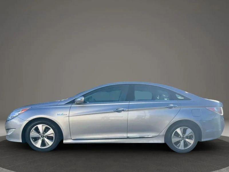 2012 Hyundai Sonata - Image 8 of 12