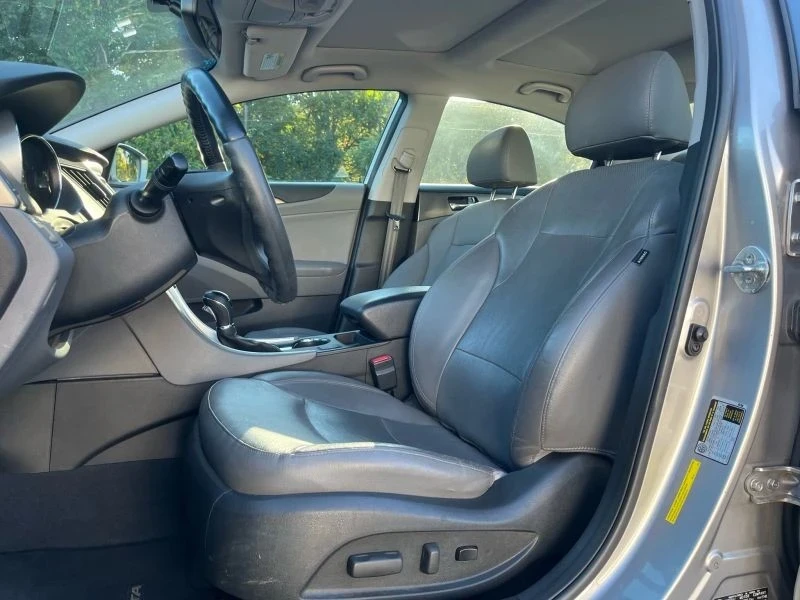 2012 Hyundai Sonata - Image 11 of 12